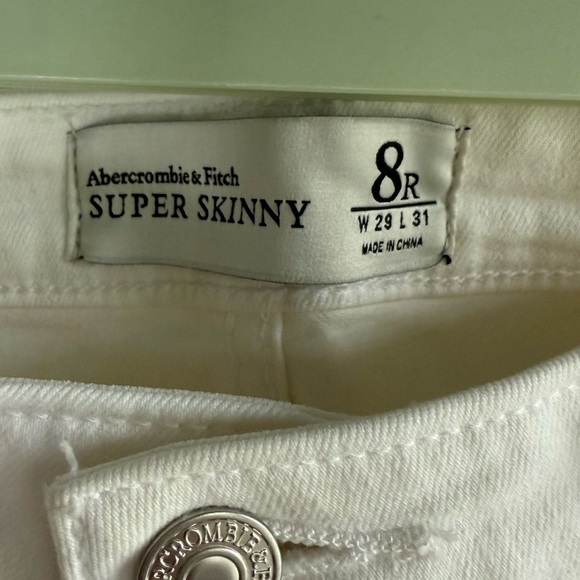 Abercrombie super skinny white jeans • Women’s size 8 - Picture 4 of 5